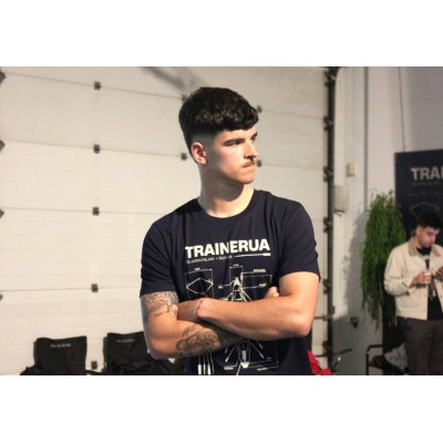 Camiseta TRAINERUA azul oscuro