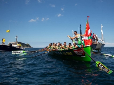 Hondarribi y Negua ondean la Bandera de la Concha 2020